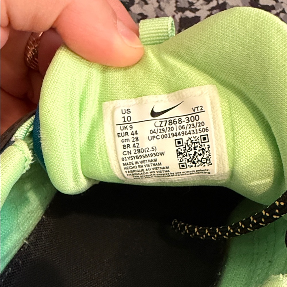 Nike Colourful Men’s Air Max Sneakers - Picture 2 of 6